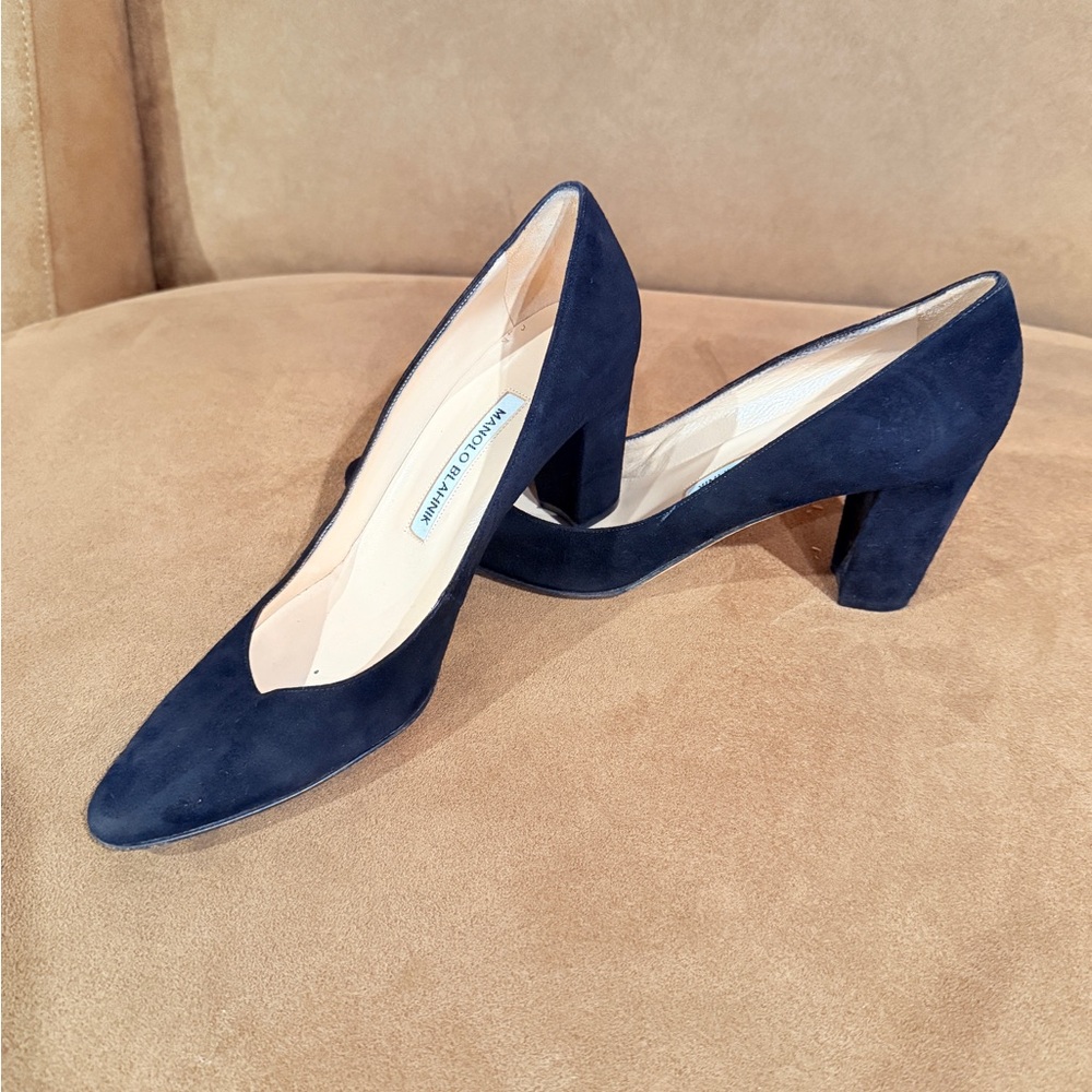 Perfect black heel